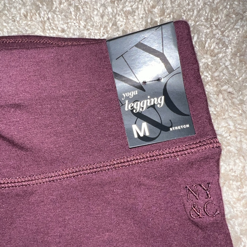 NY&Co Med. Burgandy Yoga Pants - Picture 3 of 5